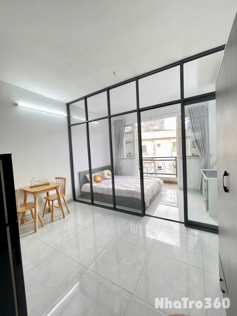 CĂN HỘ TÁCH BẾP BAN CÔNG THOÁNG MÁT NGAY TRUNG TÂM Q1