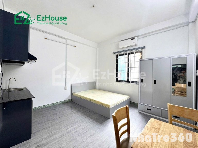 Phòng full nội thất, cửa sổ