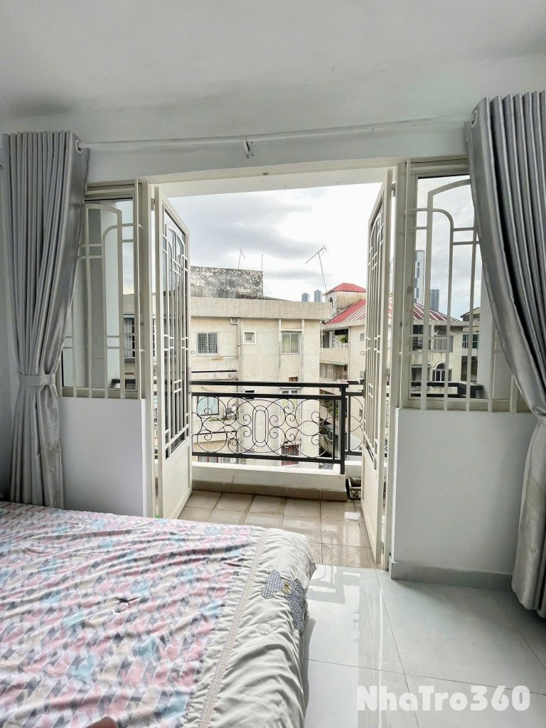 CĂN HỘ TÁCH BẾP BAN CÔNG THOÁNG MÁT NGAY TRUNG TÂM Q1