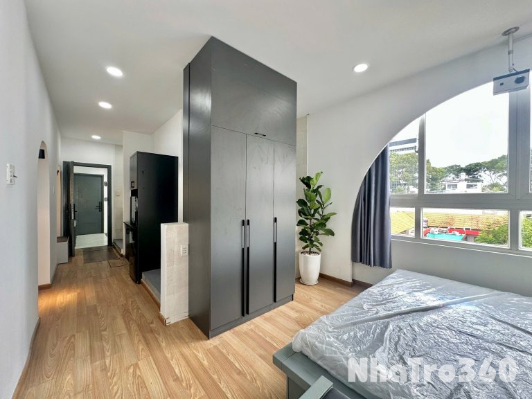 CĂN HỘ CỬA SỔ TÁCH BẾP FULL NỘI THẤT QUẬN 3 NGAY CÔNG VIÊN TAO ĐÀN