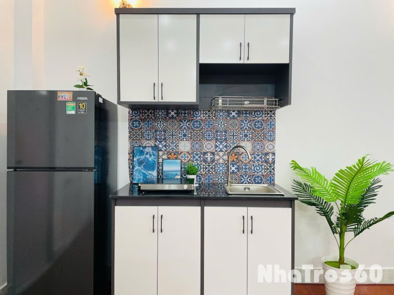 CĂN HỘ BAN CÔNG THOÁNG MÁT NGAY TRUNG TÂM Q10