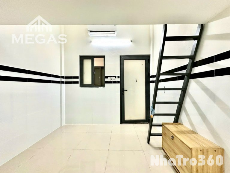 Phòng full nội thất, cửa sổ, gác, giá rẻ
