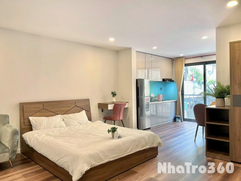 Căn hộ cho thuê ngay trung tâm quận 1, có cửa sổ đón nắng, rỗng rãi thoáng mát