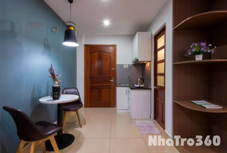 CĂN HỘ STUDIO RỘNG BAN CÔNG GẦN 50M2 QUẬN 1