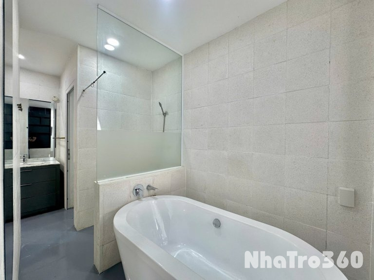 CĂN HỘ CỬA SỔ TÁCH BẾP FULL NỘI THẤT QUẬN 3 NGAY CÔNG VIÊN TAO ĐÀN