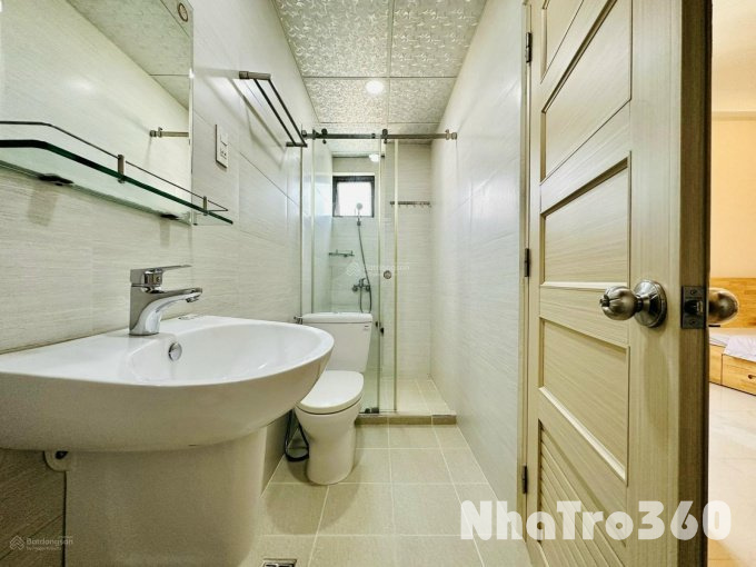 Cho thuê căn hộ 1PN, ban công, Q4 || ngay Tôn Thất Thuyết || gần ĐH Nguyễn Tất Thành, cầu Kênh Tẻ, Nhà thờ Xóm Chiếu