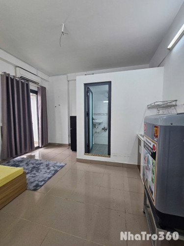 Căn hộ/ phòng trọ ban công máy gần ĐHVĂN HIẾN