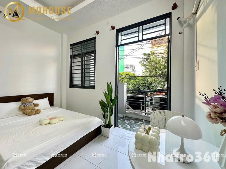 Studio full nội thất ban công gần ĐH Luật Quận 4