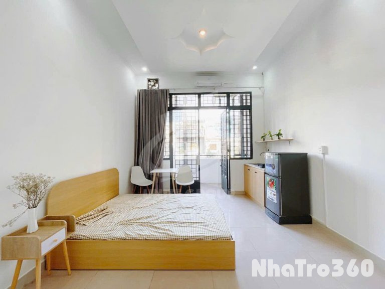 CHO THUÊ CĂN HỘ STUDIO BAN CÔNG Q1