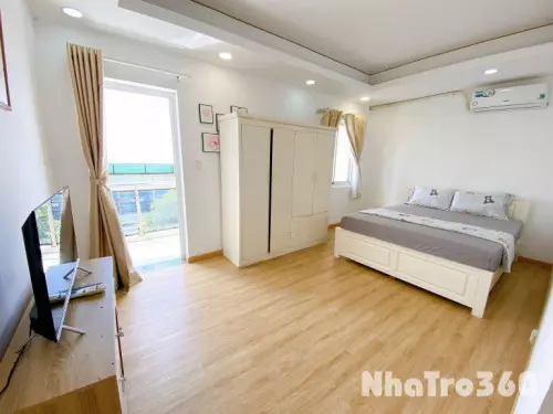 Cho thuê căn hộ 1PN, ban công, Q10 || ngay Thành Thái || gần Sân Vân Động Phú Thọ, Nhà Thờ Đồng Tiến, Vạn Hạnh Mall