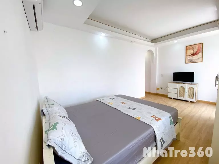 Cho thuê căn hộ 1PN, ban công, Q10 || ngay Thành Thái || gần Sân Vân Động Phú Thọ, Nhà Thờ Đồng Tiến, Vạn Hạnh Mall