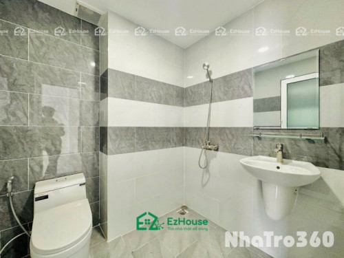 Phòng full nội thất, cửa sổ, ban công