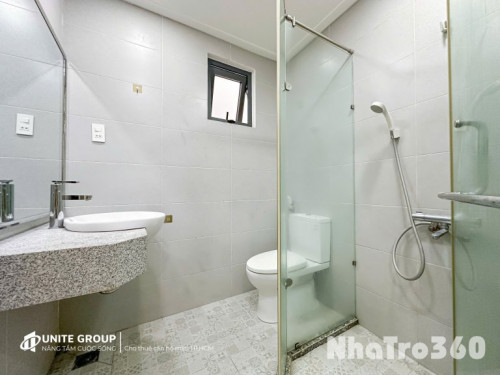 Căn hộ cho thuê ngay trung tâm quận 1, có cửa sổ đón nắng, rộng rãi thoáng mát