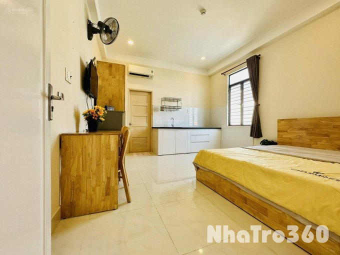 Cho thuê căn hộ 1PN, ban công, Q4 || ngay Tôn Thất Thuyết || gần ĐH Nguyễn Tất Thành, cầu Kênh Tẻ, Nhà thờ Xóm Chiếu