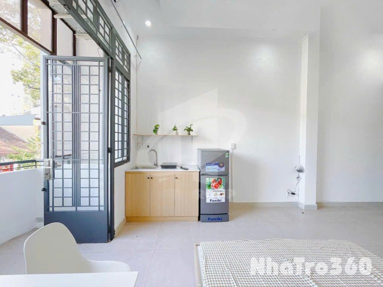 CĂN HỘ 1PN BAN CÔNG RỘNG RÃI NGAY TRUNG TÂM Q1