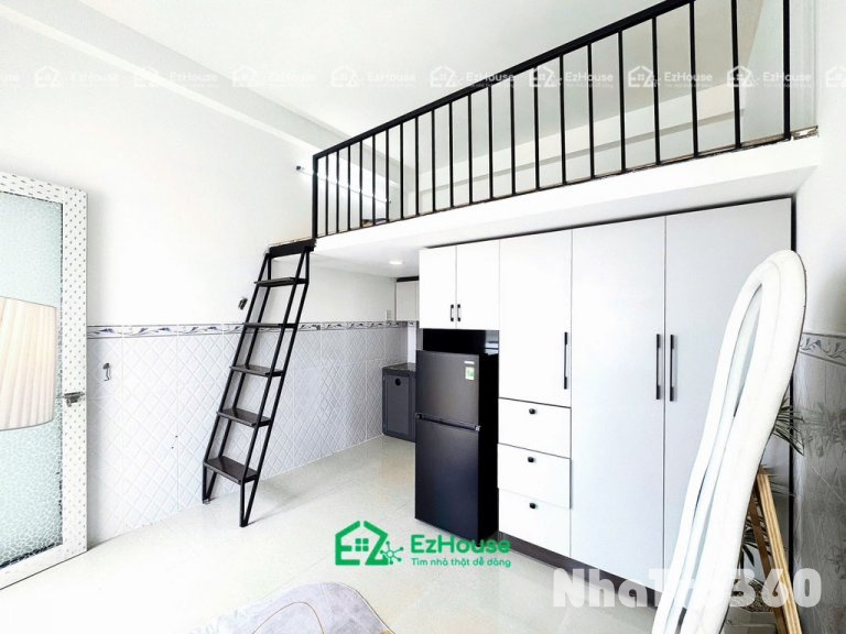 Phòng full nội thất, cửa sổ, giá rẻ