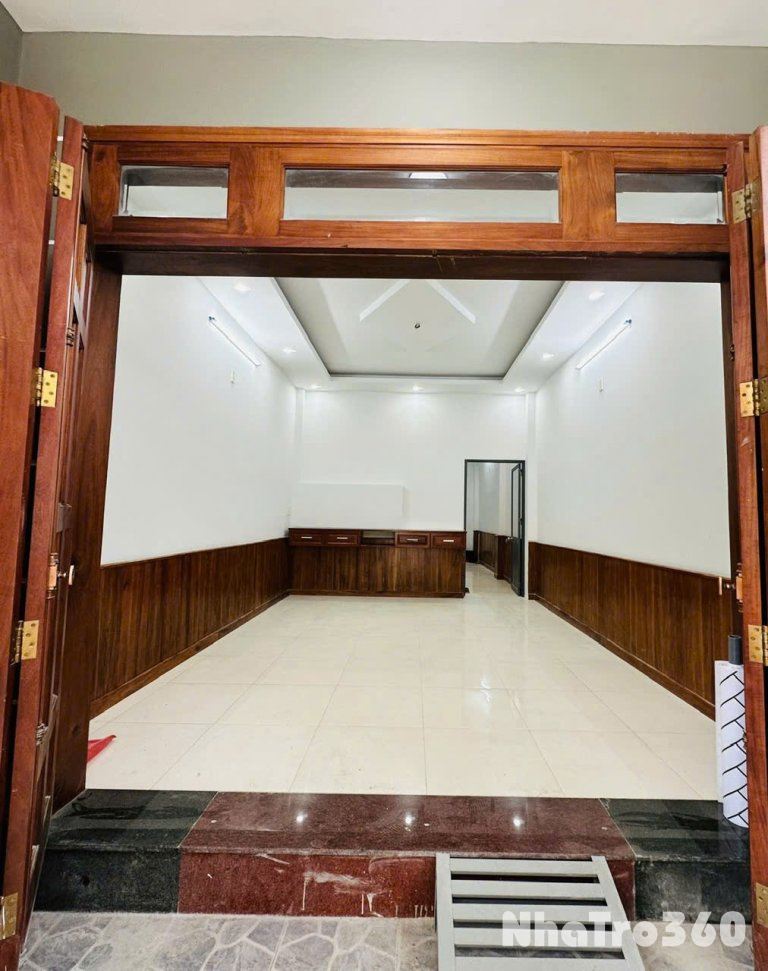 Chính chủ cần cho thuê Nhà mặt tiền 64m2, đường Lã Xuân Oai, P. Long Trường, TP. Thủ Đức