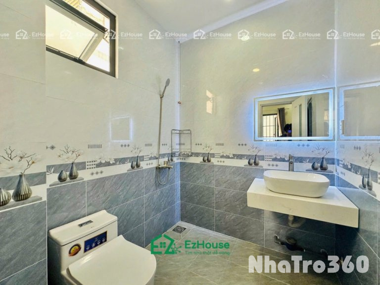 Phòng full nội thất, cửa sổ