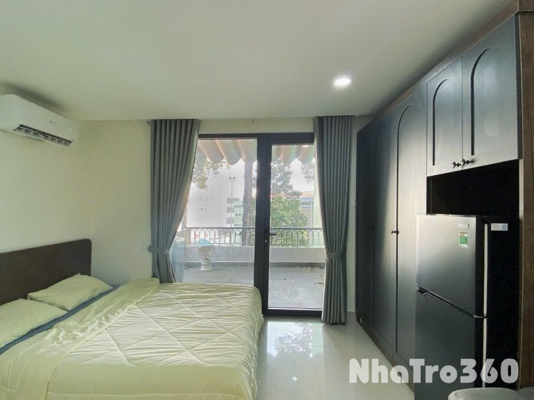 Cho thuê căn hộ ban công, Q10 || ngay 3 tháng 2 || gần Vạn Hạnh Mall, Việt Nam Quốc Tự, Huflit