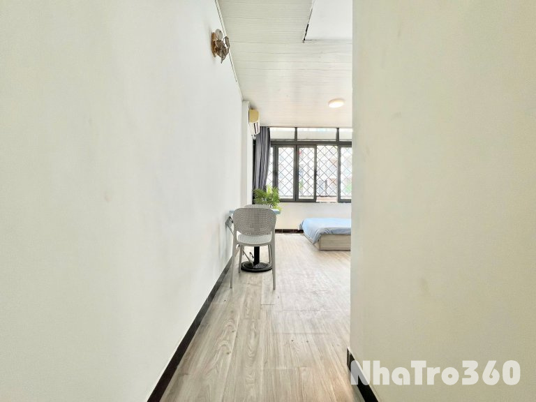 Căn hộ cho thuê ngay trung tâm quận 1, có cửa sổ đón nắng, rỗng rãi thoáng mát