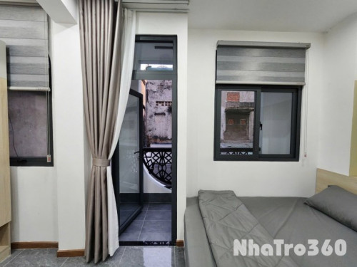 Căn hộ full nội thất ban công Lê Thánh Tôn quận 1