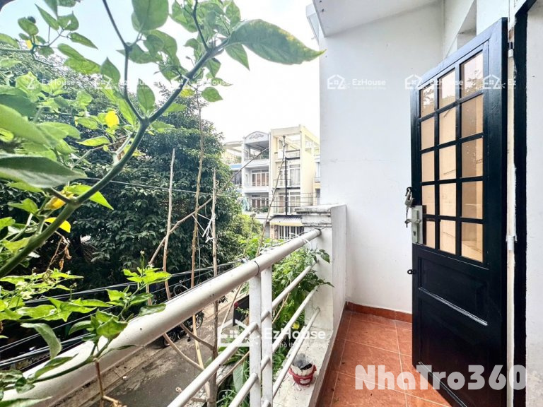 Phòng full nội thất, ban công, giá rẻ