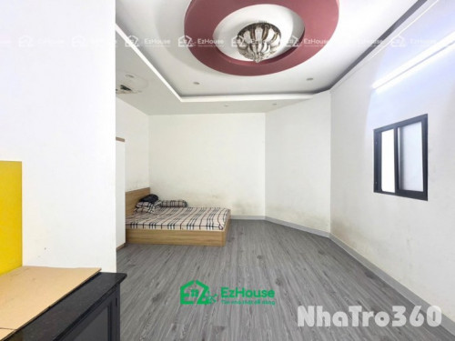 Phòng full nội thất, cửa sổ, giá rẻ