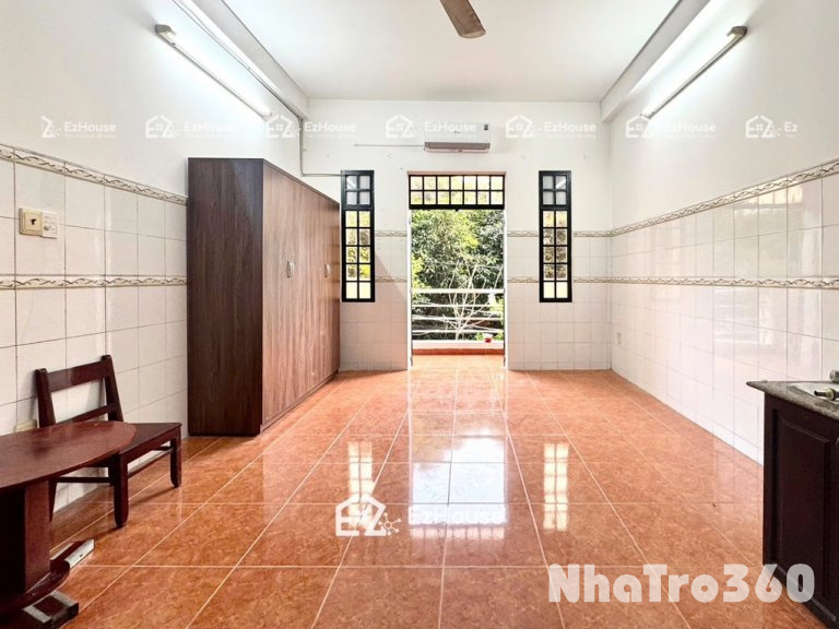 Phòng full nội thất, ban công, giá rẻ