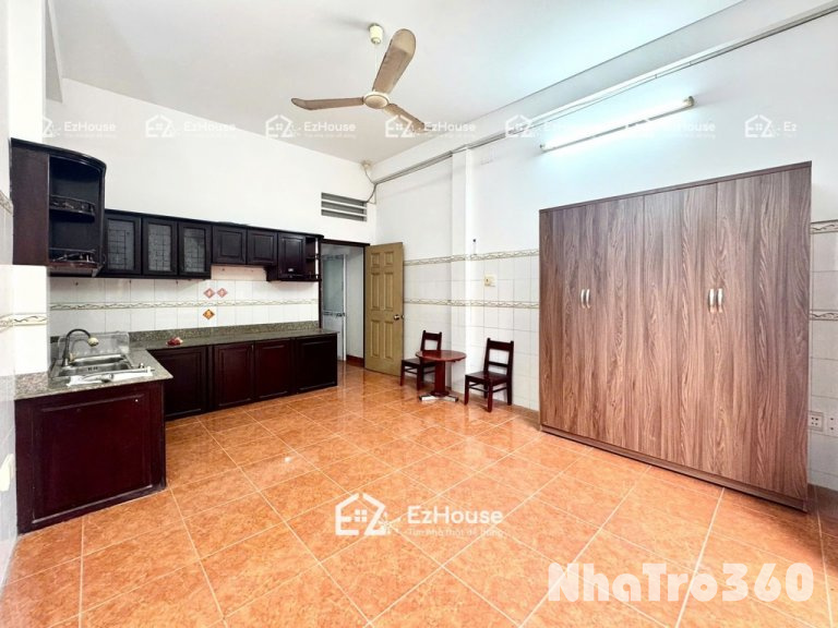 Phòng full nội thất, ban công, giá rẻ