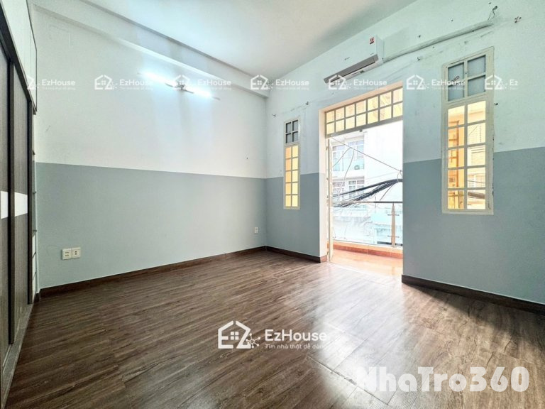 Phòng full nội thất, tách bếp, ban công