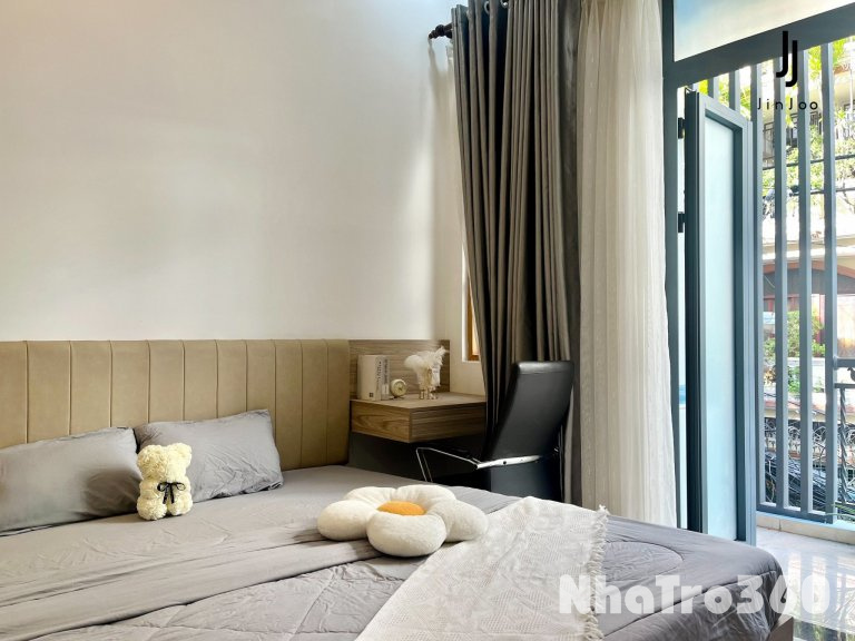 Studio ban công full nội thất - máy giặt riêng - gần vòng xoay Lăng Cha Cả quận Tân Bình