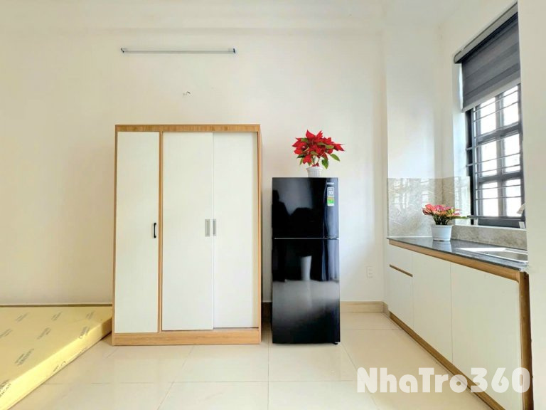 Cho thuê căn hộ Stuido cửa sổ bancol Full nội thất gần sân bay