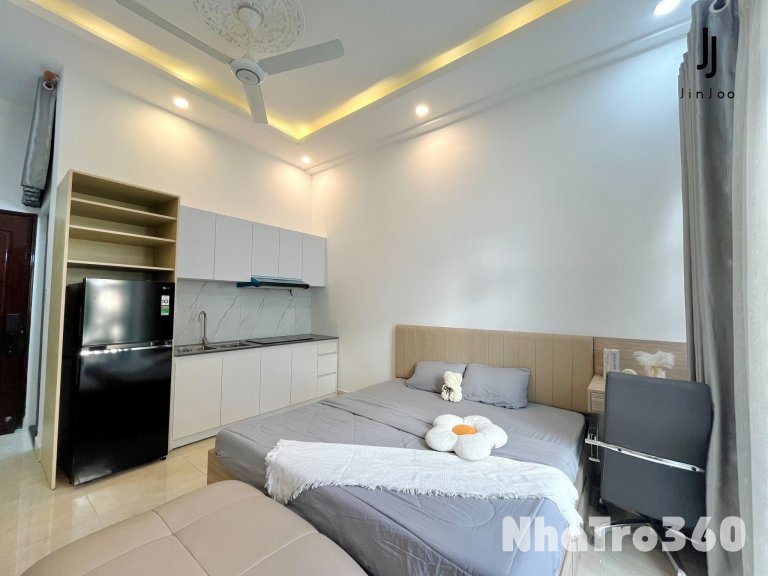 Studio ban công full nội thất - máy giặt riêng - gần vòng xoay Lăng Cha Cả quận Tân Bình