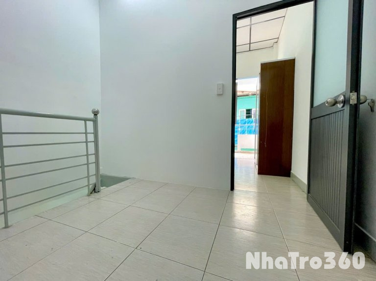 Cho thuê Nhà Nguyên Căn tại Nguyễn Tri Phương, Q10 || kết cấu 2PN ban công, 1 lầu, 1 trệt, 1 WC || giá chỉ 13tr