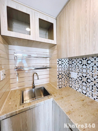 TRỐNG CĂN PENTHOSUE BAN CÔNG THOÁNG QUẬN 8