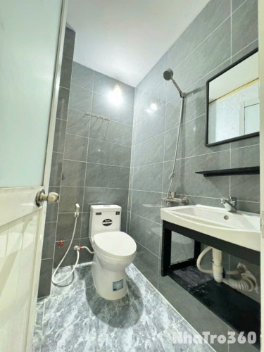 Cho thuê căn hộ Stuido cửa sổ bancol Full nội thất gần sân bay