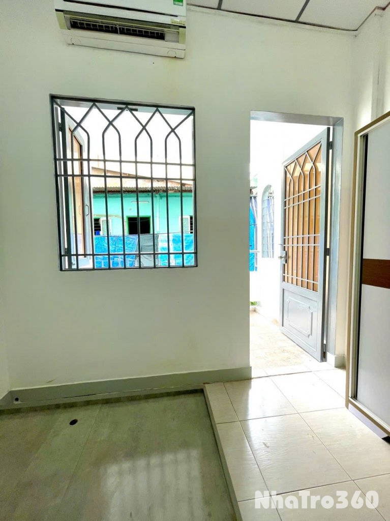 Cho thuê Nhà Nguyên Căn tại Nguyễn Tri Phương, Q10 || kết cấu 2PN ban công, 1 lầu, 1 trệt, 1 WC || giá chỉ 13tr