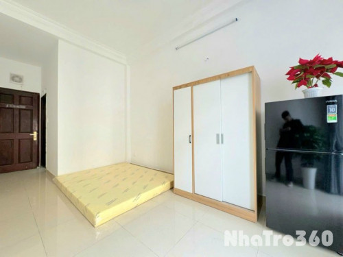 Cho thuê căn hộ Stuido cửa sổ bancol Full nội thất gần sân bay