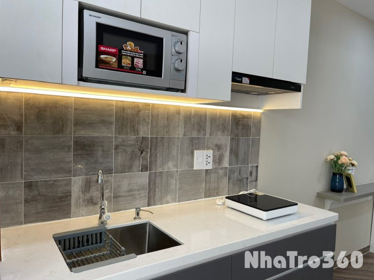 Cho thuê căn hộ ban công, Q10 || ngay Hoà Hưng || gần Vòng xoay Dân chủ, toà nhà Viettel, chợ Hoà Hưng