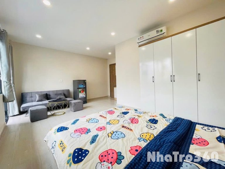 Cho thuê căn hộ Studio Ban công thoáng mát Q10 gần nhà hát Hoà Bình, Vạn Hạnh Mall