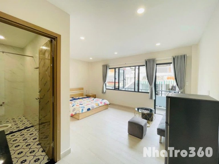 Cho thuê căn hộ Studio Ban công thoáng mát Q10 gần nhà hát Hoà Bình, Vạn Hạnh Mall