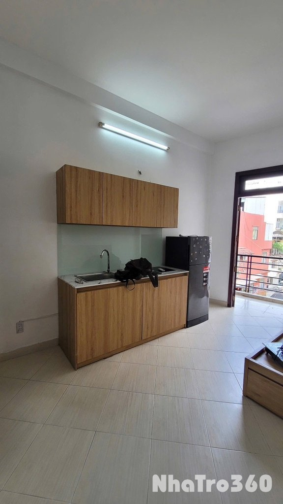 Căn Hộ Balcony Sẵn Bếp Điện Âm ngay Etown Tân Bình