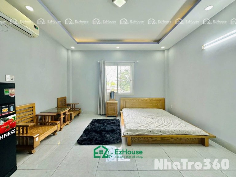Phòng full nội thất, tách bếp, cửa sổ