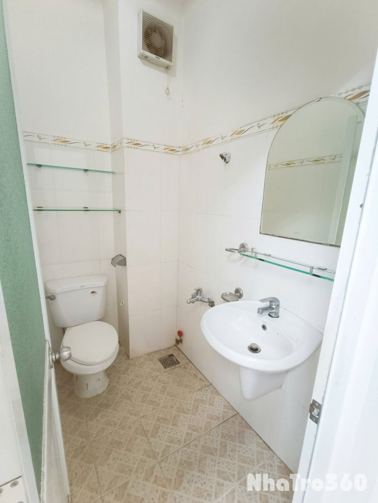 CĂN HỘ BAN CÔNG LỚN FULL NỘI THẤT QUẬN 3