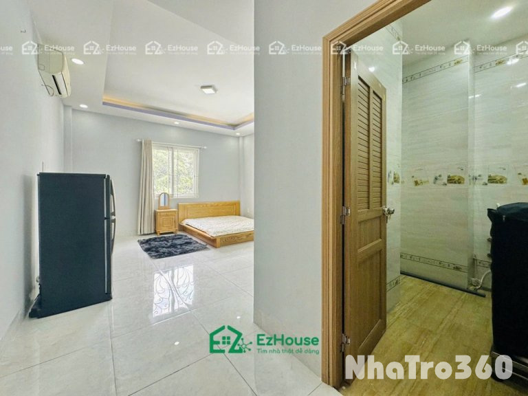 Phòng full nội thất, tách bếp, cửa sổ