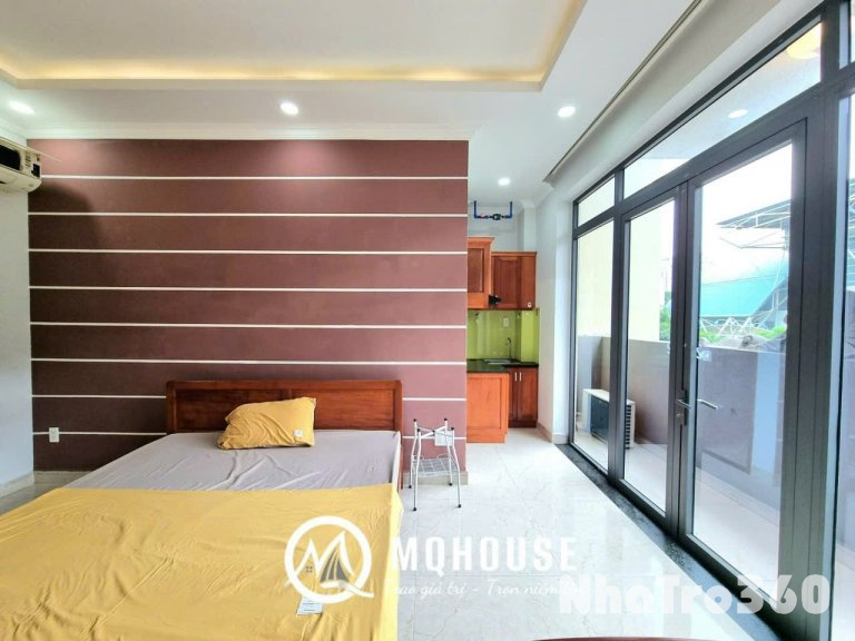 CĂN HỘ BAN CÔNG FULL NỘI THẤT QUẬN 10 GẦN NHÀ THI ĐẤU PHÚ THỌ