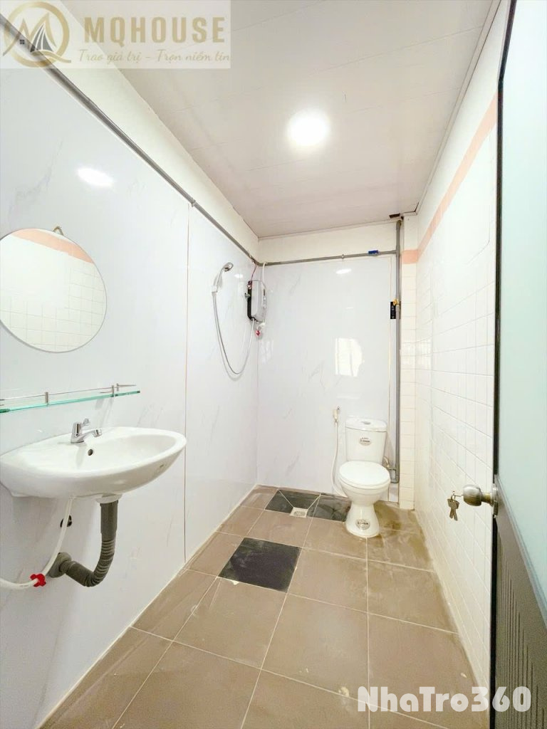 CĂN HỘ BAN CÔNG FULL NỘI THẤT QUẬN 1 NGAY CẦU KIỆU