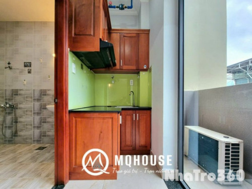 CĂN HỘ BAN CÔNG FULL NỘI THẤT QUẬN 10 GẦN NHÀ THI ĐẤU PHÚ THỌ