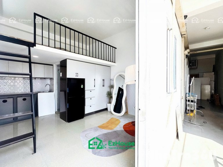 Phòng full nội thất, cửa sổ, giá rẻ