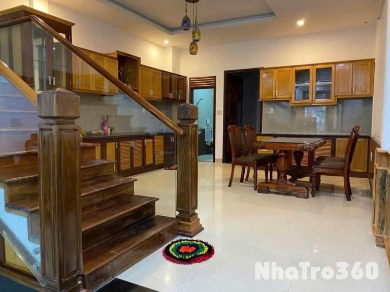 🏠 Cho thuê nhà 3 tầng kiệt oto tránh nhau , cách đường Trường Chinh và Hoàng Quốc Việt tầm 40m